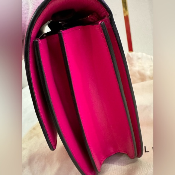 CELINE
Pink Box Leather Medium Classic Box Flap Bag (Pre-loved) with dust bag. - Picture 15 of 15